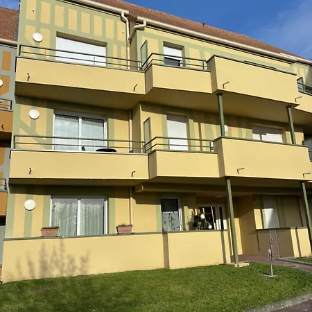 T3 Avec Piscine * Touques
